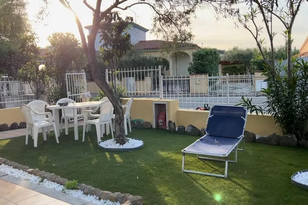 סאן תאודורו Comoda Villetta Con Giardino וילה סאן תאודורו