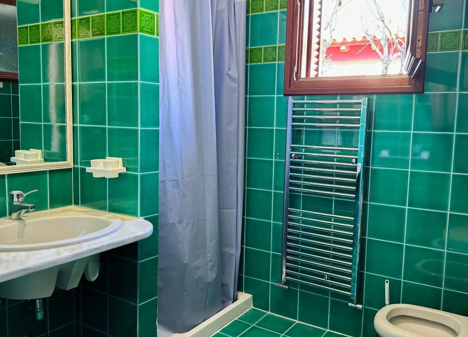 סאן תאודורו Comoda Villetta Con Giardino וילה סאן תאודורו